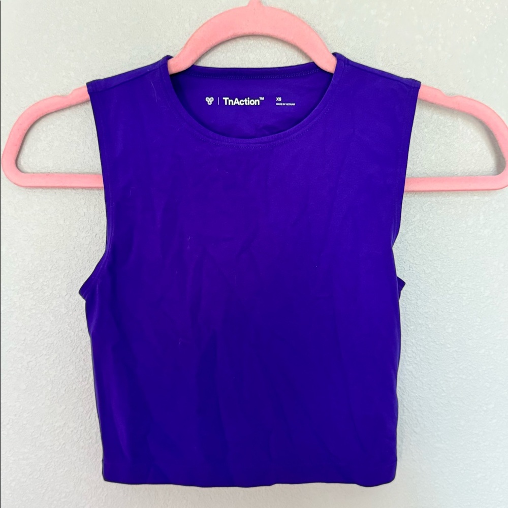 Aritzia TNA action athletic tank top